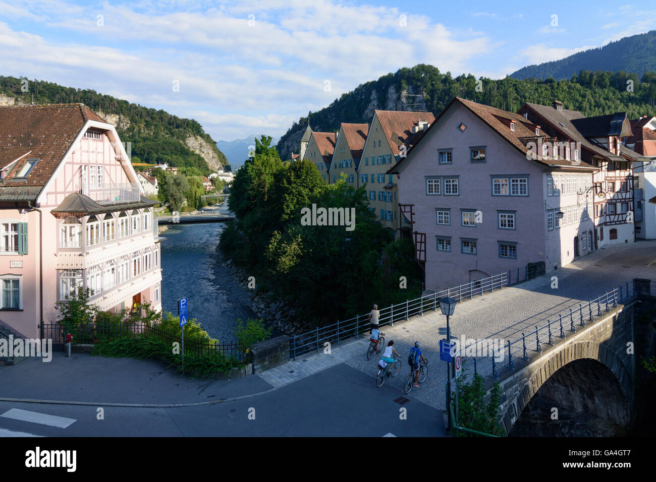 Feldkirch Santa Cruz puente sobre el río Ill Austria Vorarlberg Foto de stock