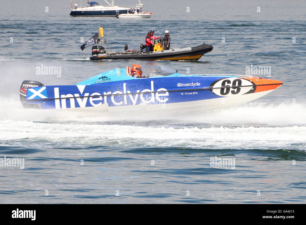 El espíritu de equipo de Inverclyde durante el Grand Prix escocés inaugural del Mar, celebrada en Greenock en el Firth of Clyde. Foto de stock