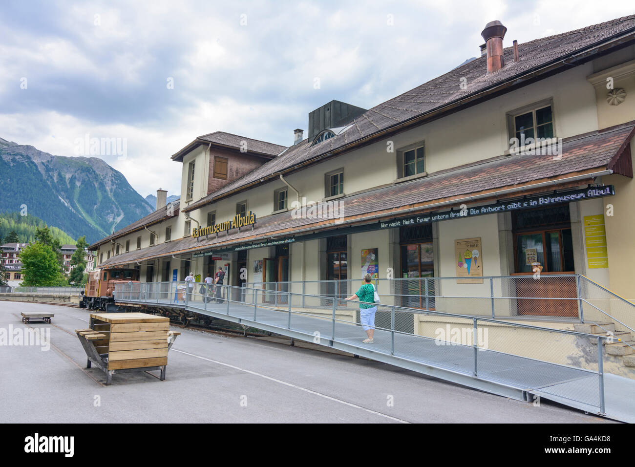 Bergün/Bravuogn Museo del Ferrocarril Albula en Bergün estación Suiza Graubünden, Grisones Albula Foto de stock