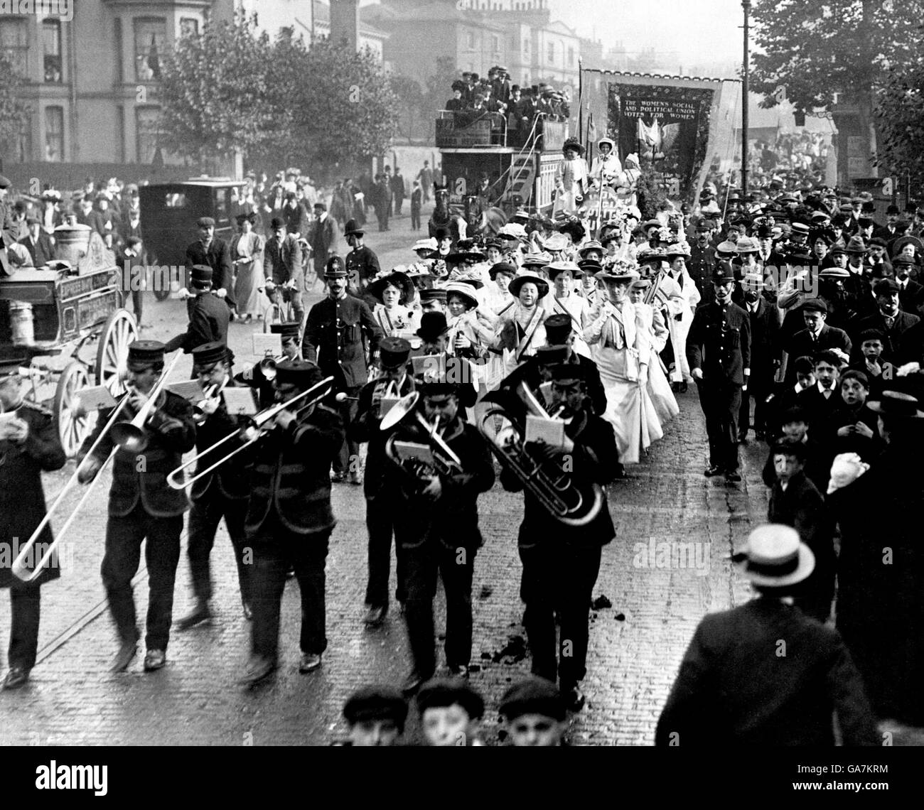 Una procesión de Suffragette después de su liberación de la prisión. Foto de stock