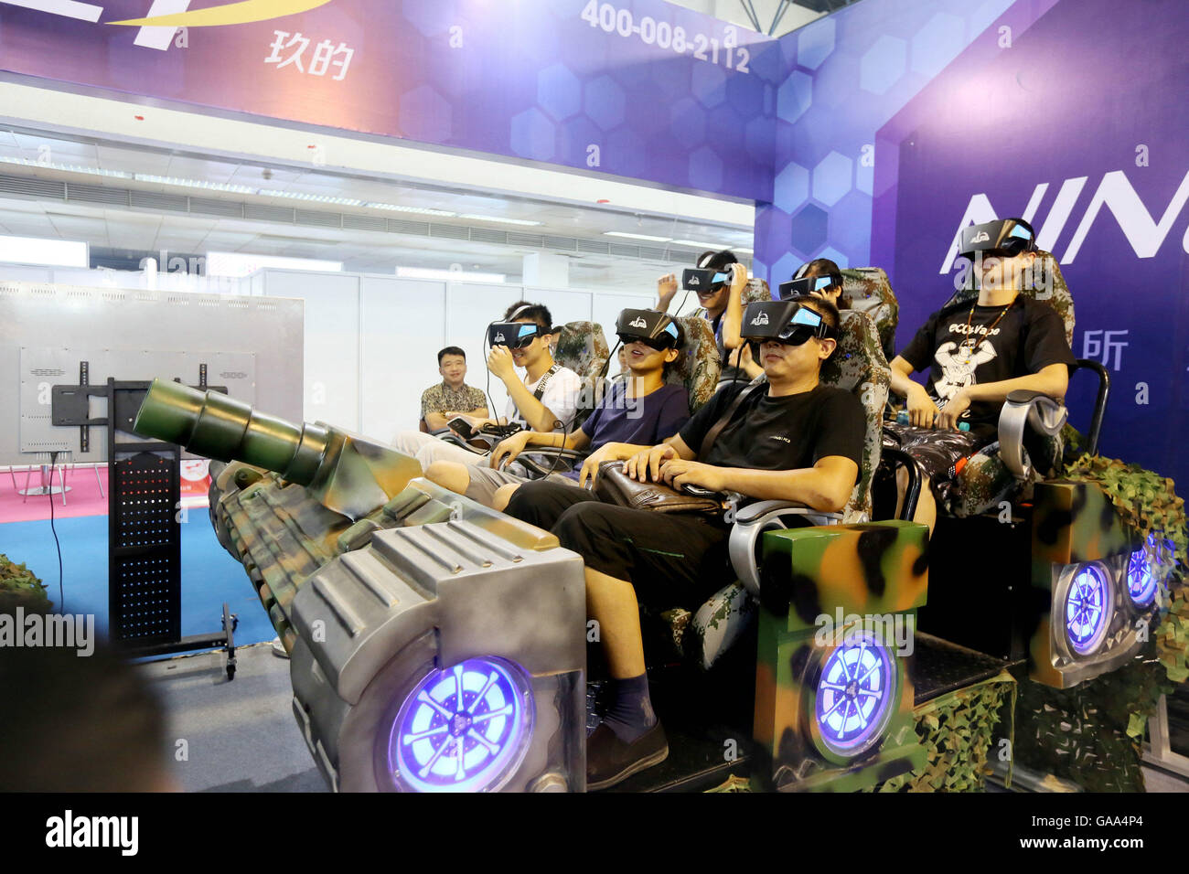 Vr tank china fotografías e imágenes de alta resolución - Alamy