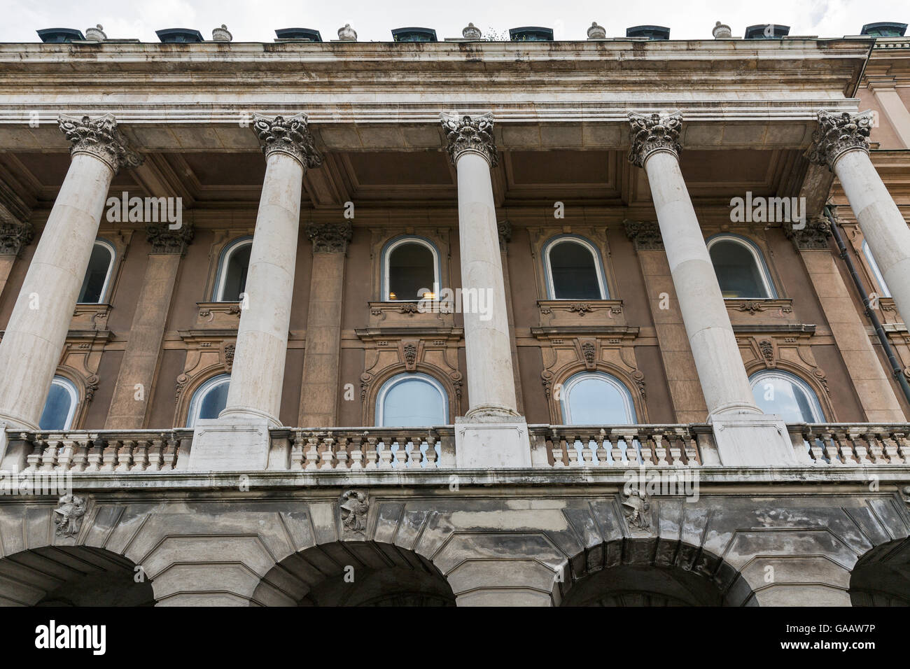 Palacio real histórico en Budapest, Hungría Fotografía de stock Alamy