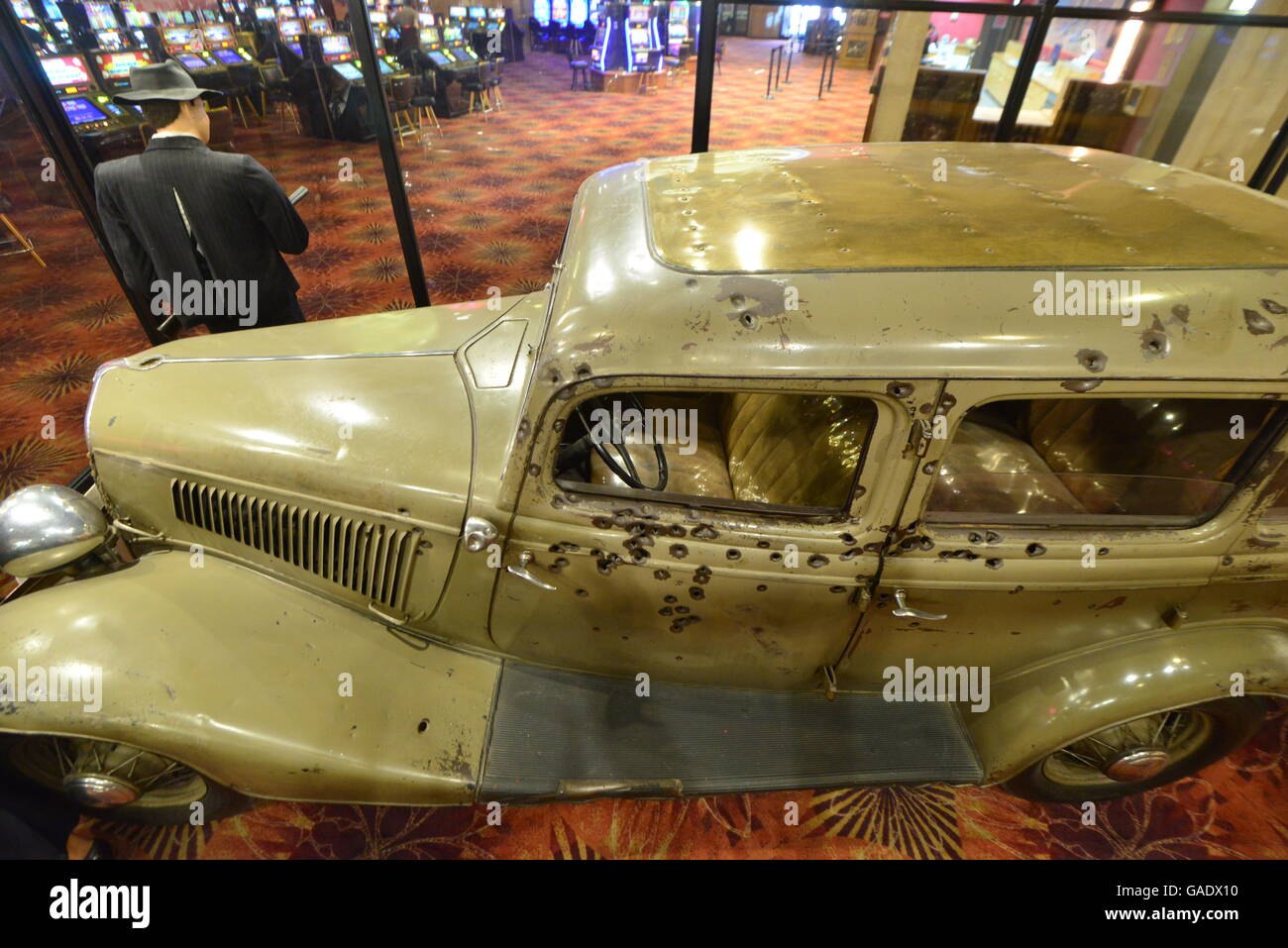 El coche que Bonnie y Clyde fueron fusilados Fotografía de stock Alamy El coche que Bonnie y Clyde fueron fusilados Fotografía de stock Alamy