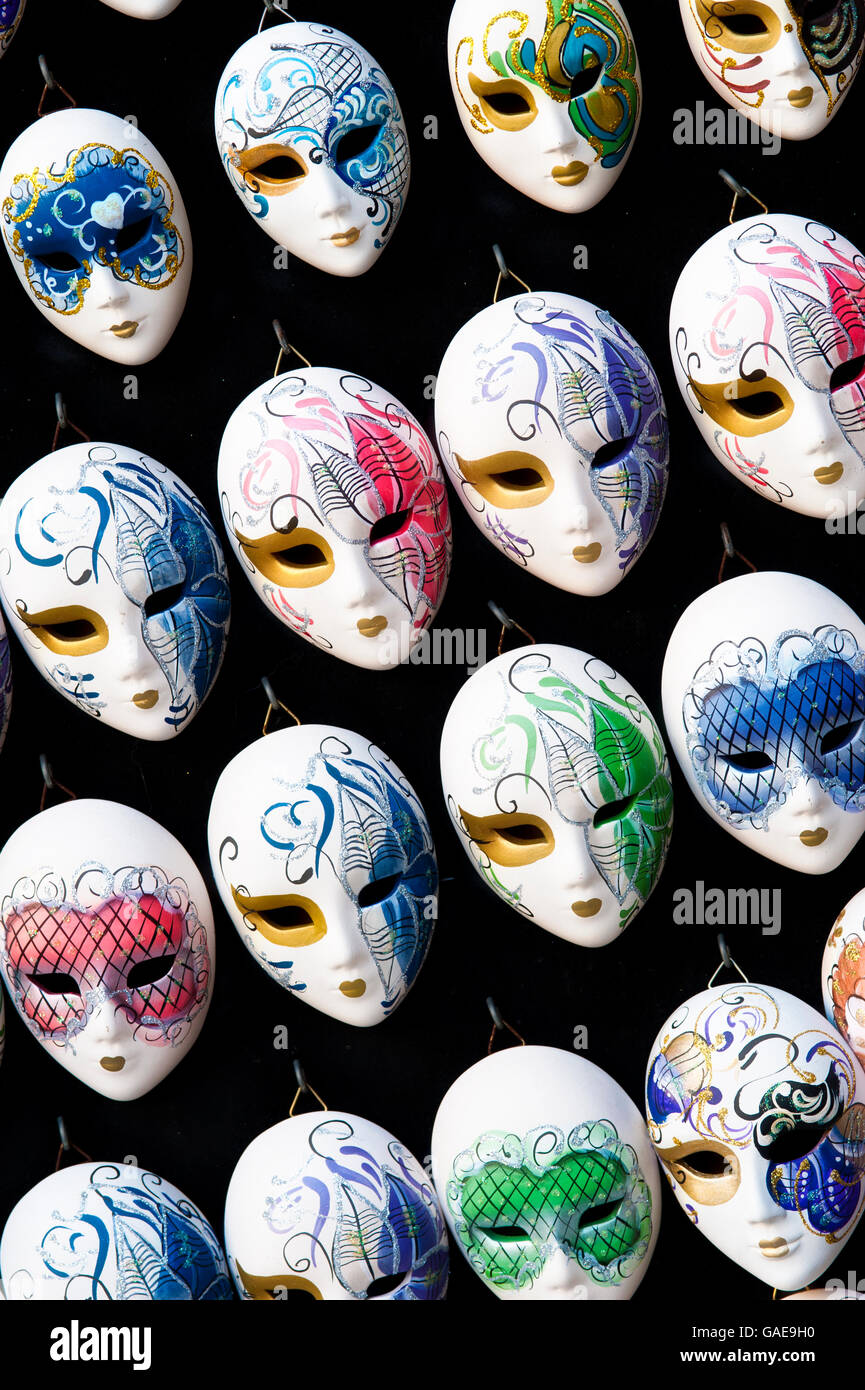 Cerámica, máscaras de carnaval de Venecia, Venezia, Véneto, Italia, Europa  Fotografía de stock - Alamy