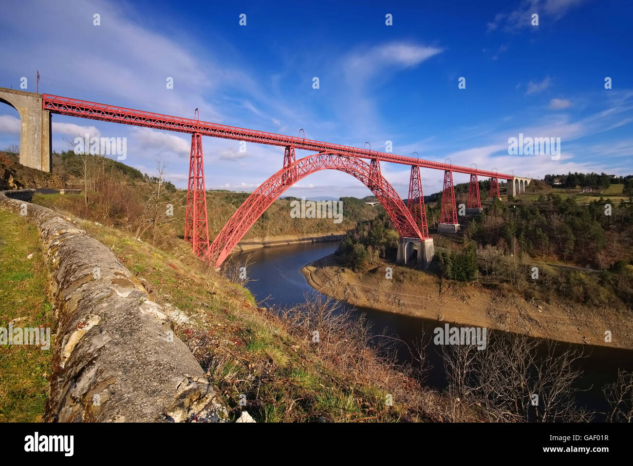 En Garabit-Viadukt Frankreich - viaducto de Garabit en Francia, un famoso puente en Europa Foto de stock