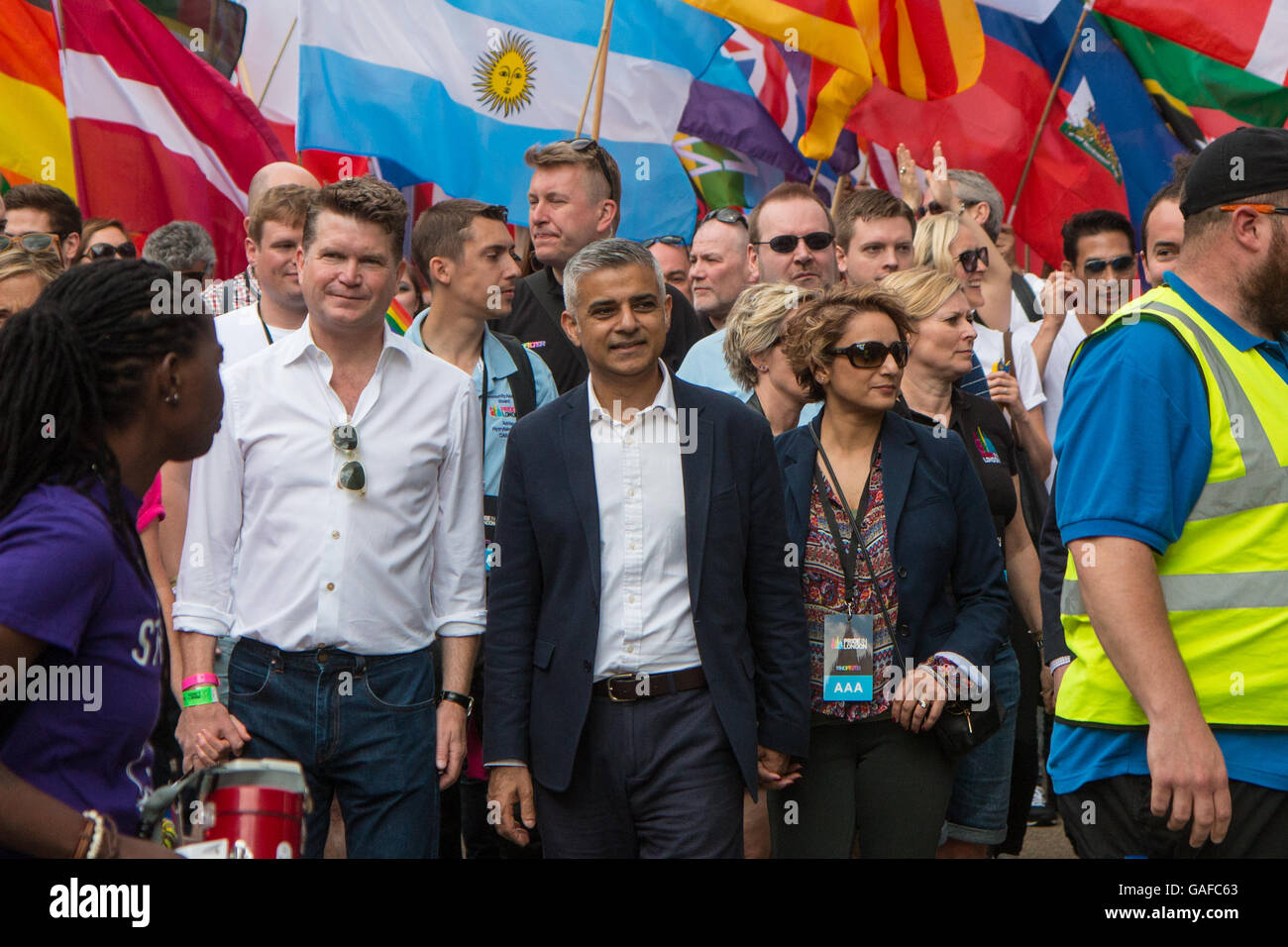 El Embajador de los EE.UU., Sadiq Khan (alcalde de Londres) y su esposa en Pride en Londres 2016 Foto de stock
