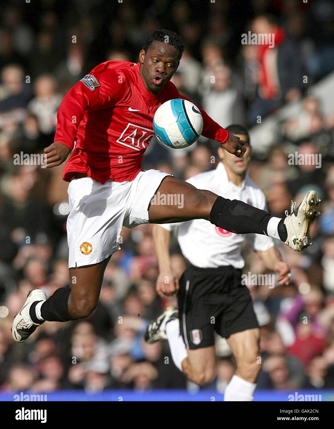 Fútbol - Barclays Premier League - Fulham v Manchester United - Craven Cottage. Luis Saha del Manchester United en acción Foto de stock