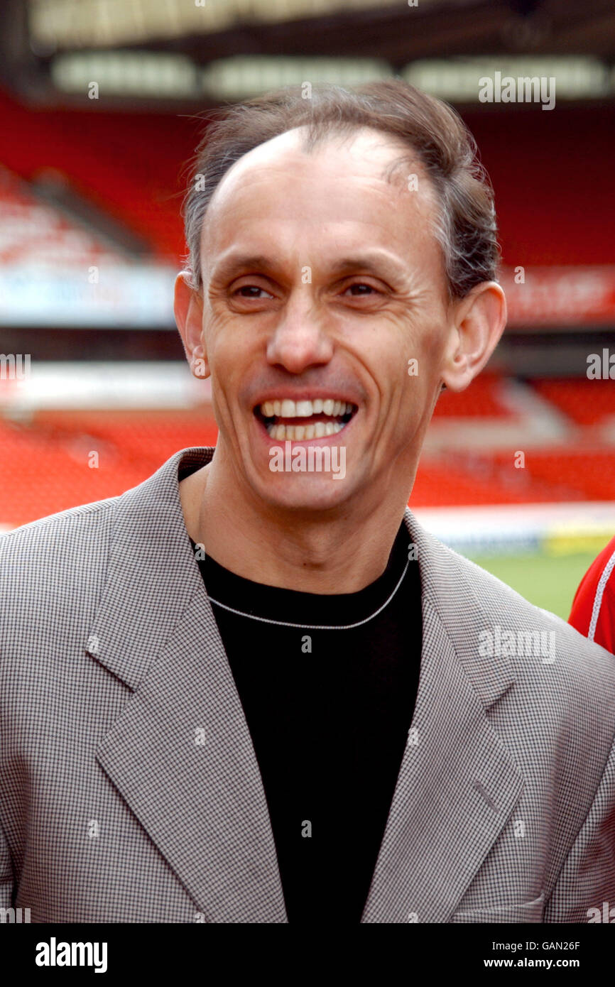 Fútbol - Nationwide League Division One - Oferta de patrocinio de Nottingham Forest. Nigel Morris, Presidente de Capital One Foto de stock