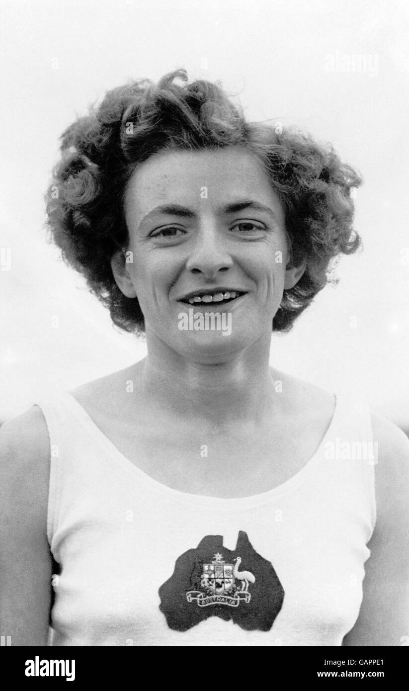 Atletismo. La esprinter olímpica australiana Marjorie Jackson Foto de stock