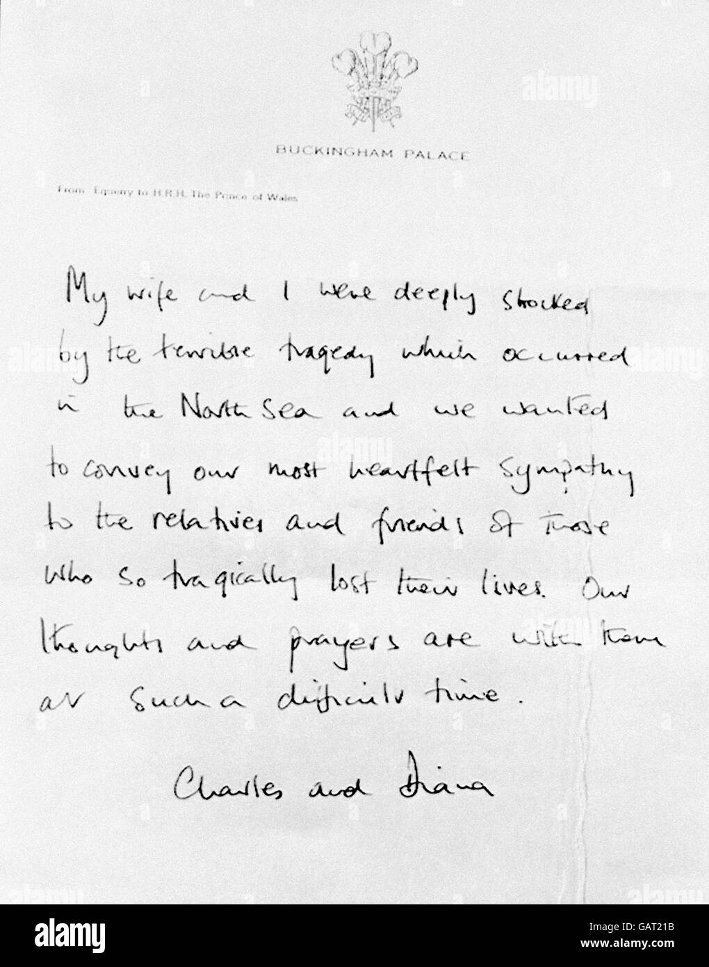 Un mensaje personal, escrito a mano por el Príncipe de Gales, enviado al Señor Provost de Aberdeen, Robert Robertson, después del desastre de la Plataforma petrolera Piper Alpha. Foto de stock