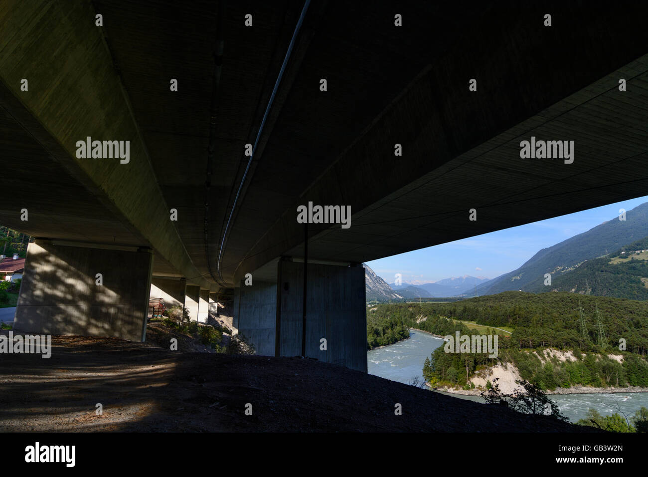 Haiming puente carretero de la autopista A12 y el River Inn Austria Tirol Tirol Foto de stock