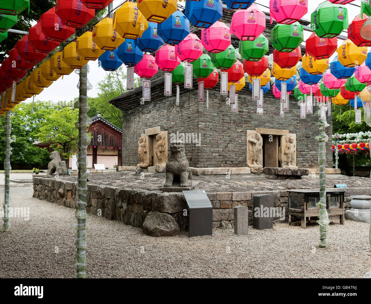 Pagoda en templo budista Bunhwang, Gyeongju, provincia de Gyeongsangbuk-do, Corea del Sur, Asia, patrimonio de la humanidad por la UNESCO Foto de stock