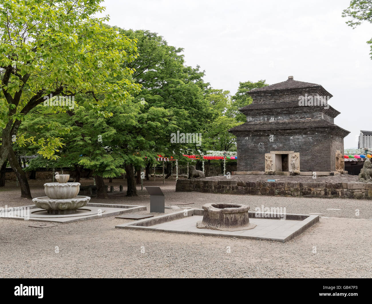 Pagoda en templo budista Bunhwang, Gyeongju, provincia de Gyeongsangbuk-do, Corea del Sur, Asia, patrimonio de la humanidad por la UNESCO Foto de stock