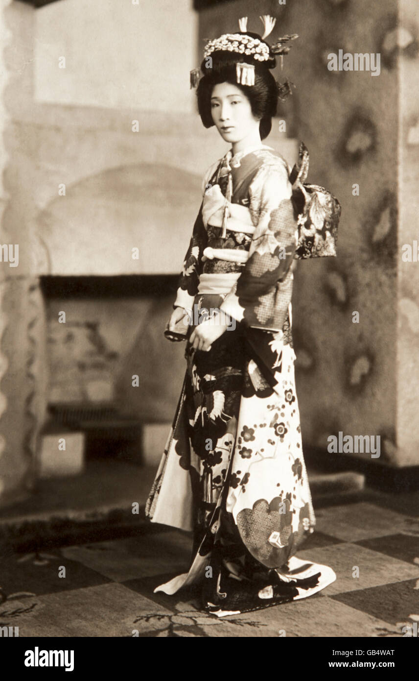 Mujer en kimono, el antiguo Japón, Asia Fotografía de stock - Alamy
