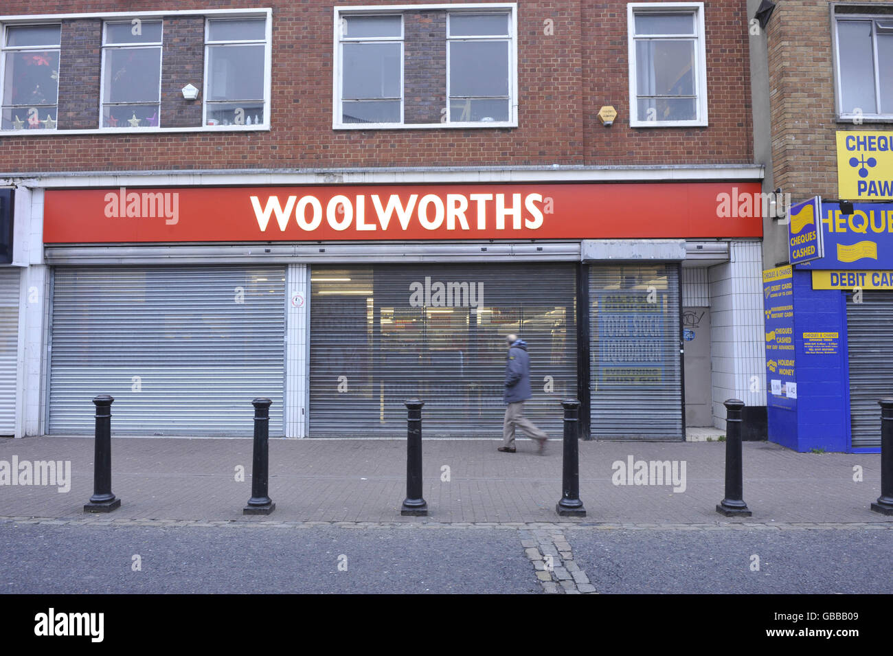 Cierres Woolworths. Una tienda Woolworths en 42-44 East St, Bedminster, Bristol, Avon, BS3 4HF. Foto de stock