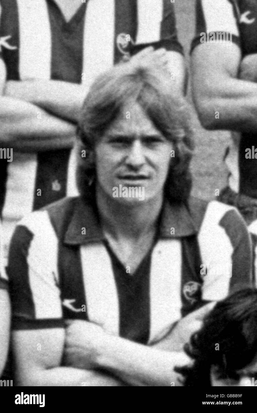 Alineados en su terreno Hillsborough son miembros de la Tercera División Sheffield Miércoles F.C. para la temporada 1977/78. Tommy Tynan. Foto de stock