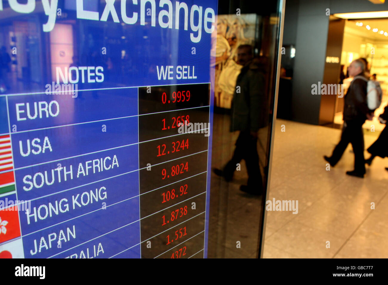 Balance general - Cambio de divisas Travelex - Terminal 5 - Aeropuerto de Heathrow Foto de stock