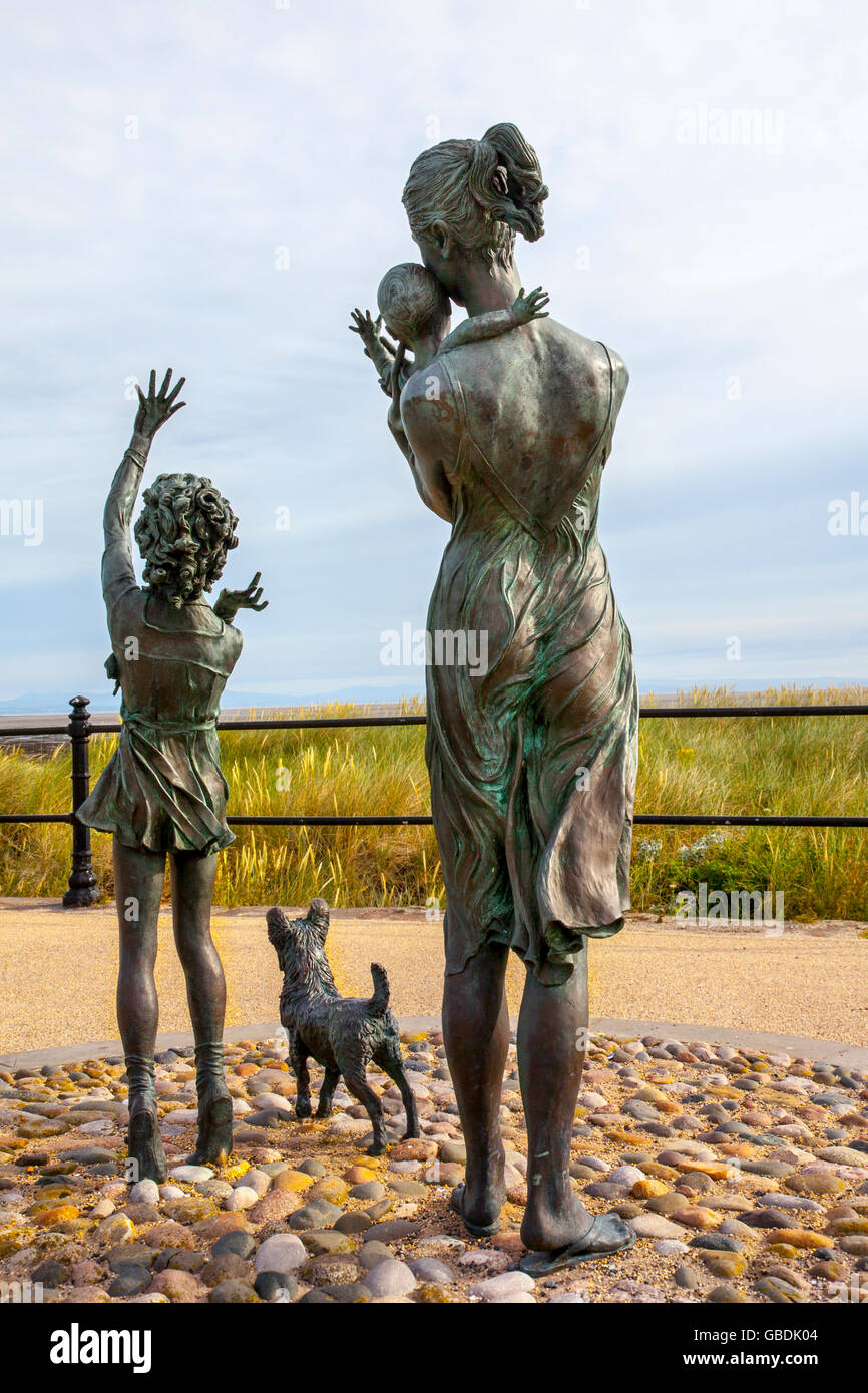Anita Lafford's 'Welcome Home estatua' Fleetwood, Lancashire Foto de stock