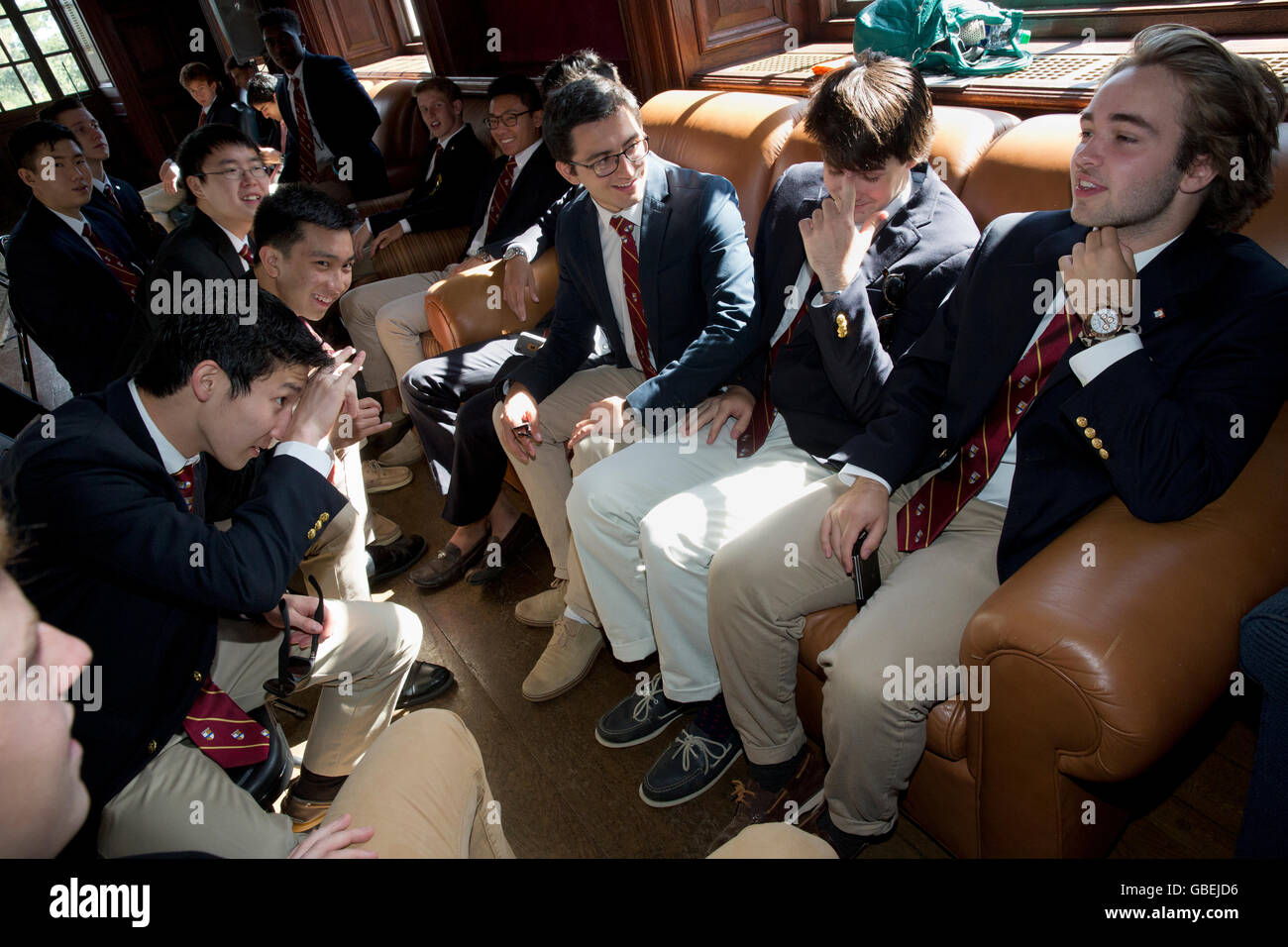 Los estudiantes de graduación de la escuela secundaria Fotografía de