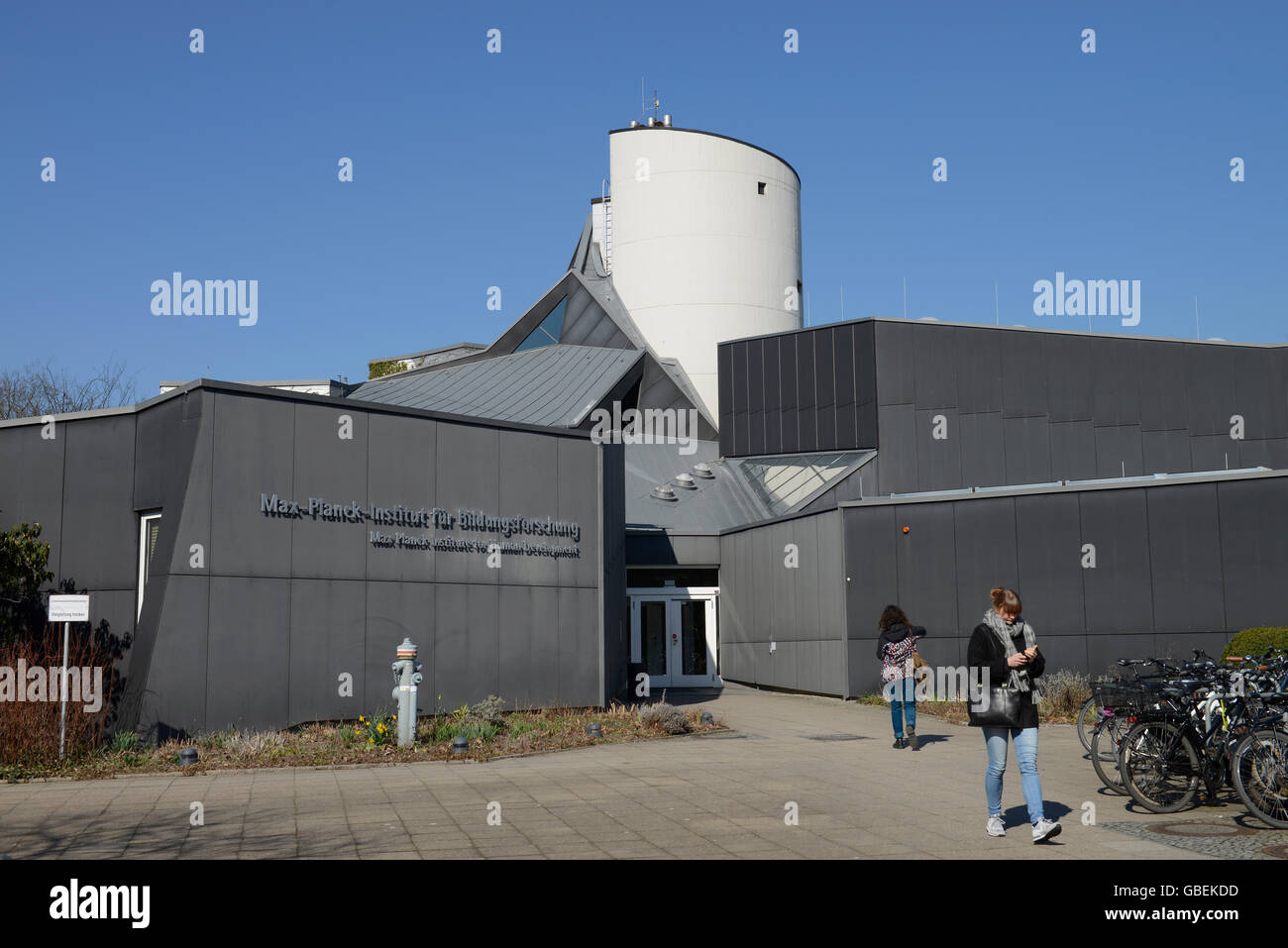 La Max-Planck-Institut fuer Bildungsforschung, Lentzeallee, Wilmersdorf, Berlin, Deutschland Foto de stock