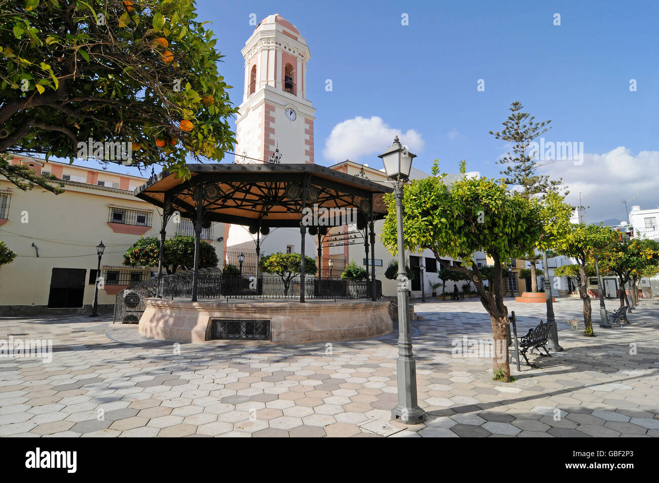 La plaza del reloj, la torre del reloj, Old Town Square, Estepona, Málaga,  Costa del Sol, Andalucía, España, Europa Fotografía de stock - Alamy