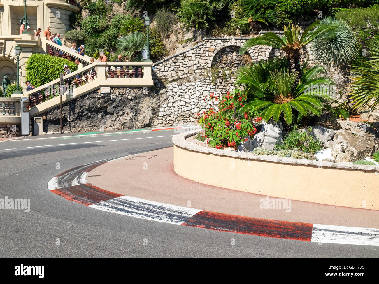 El famoso Fairmont curva cerrada en el circuito del Grand Prix de Fórmula uno en Montecarlo, Mónaco, Foto de stock