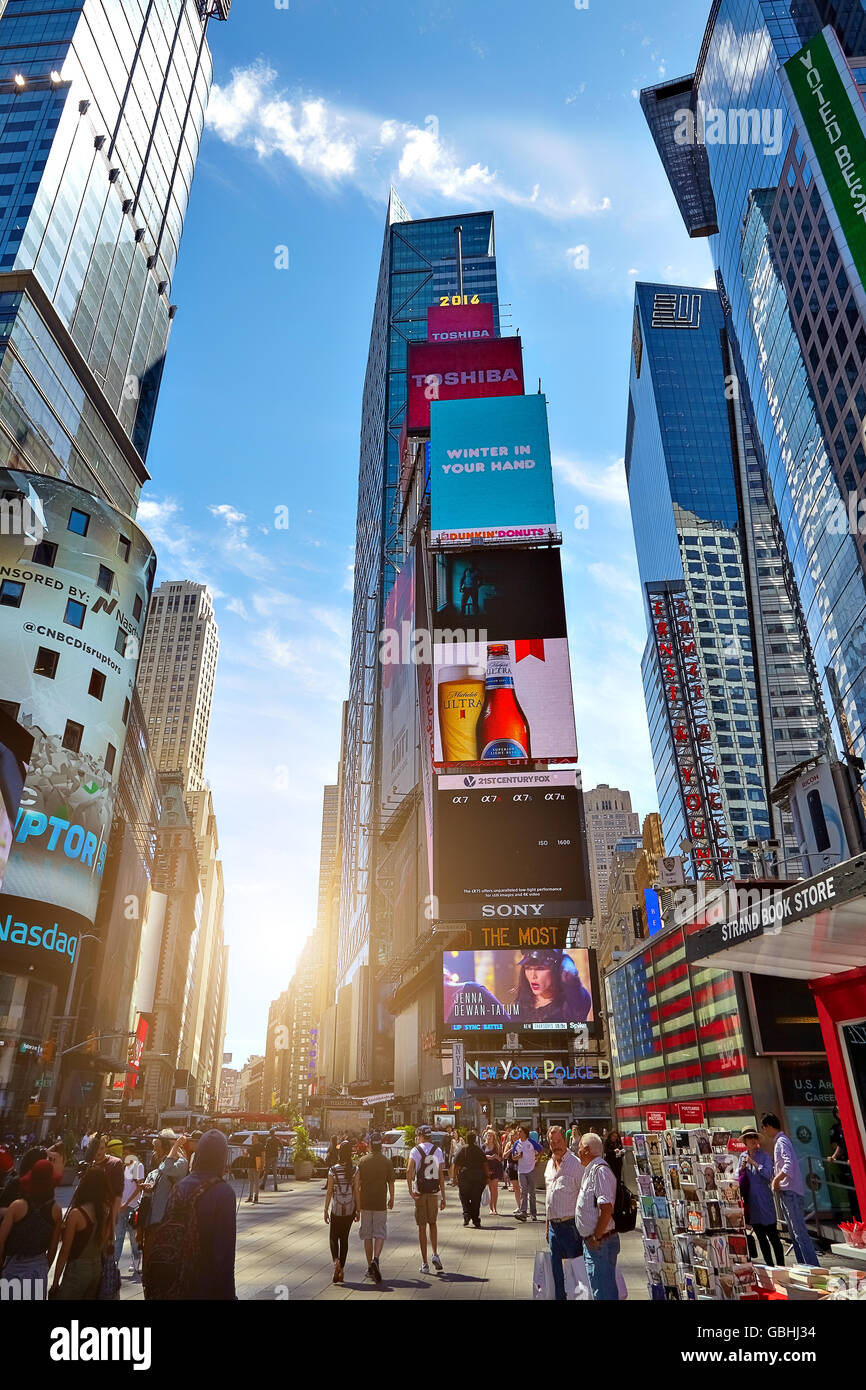 La CIUDAD DE NUEVA YORK - Junio 14, 2016: Times Square. Ee.Uu. Foto de stock
