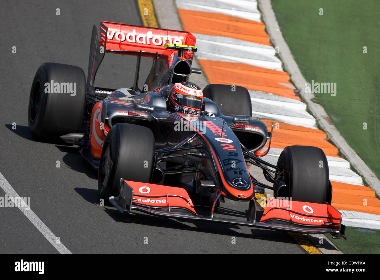 Heikki Kovalainen de McLaren durante la primera práctica en Albert Park Foto de stock