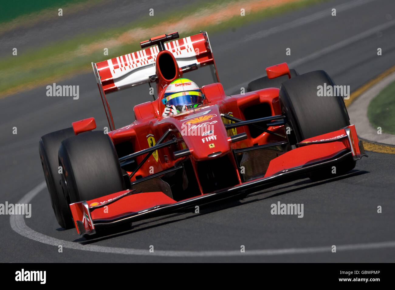 Felipe Massa de Ferrari durante la primera práctica en Albert Park Foto de stock