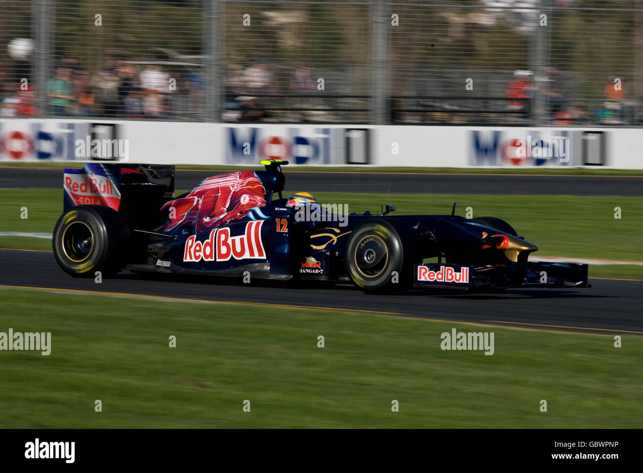 Sebastien Buemi de Toro Rosso durante la primera práctica en Albert Parque Foto de stock