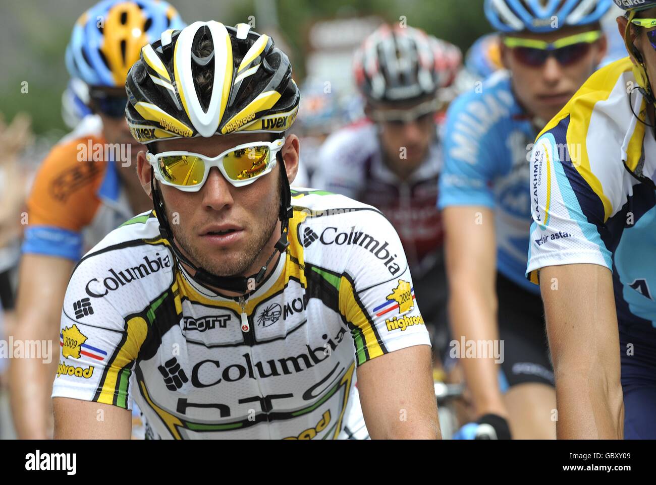 Mark Cavendish del equipo Columbia compitiendo en la decimosexta etapa del Tour de Francia entre Martigny y Bourg-Saint-Maurice. Foto de stock