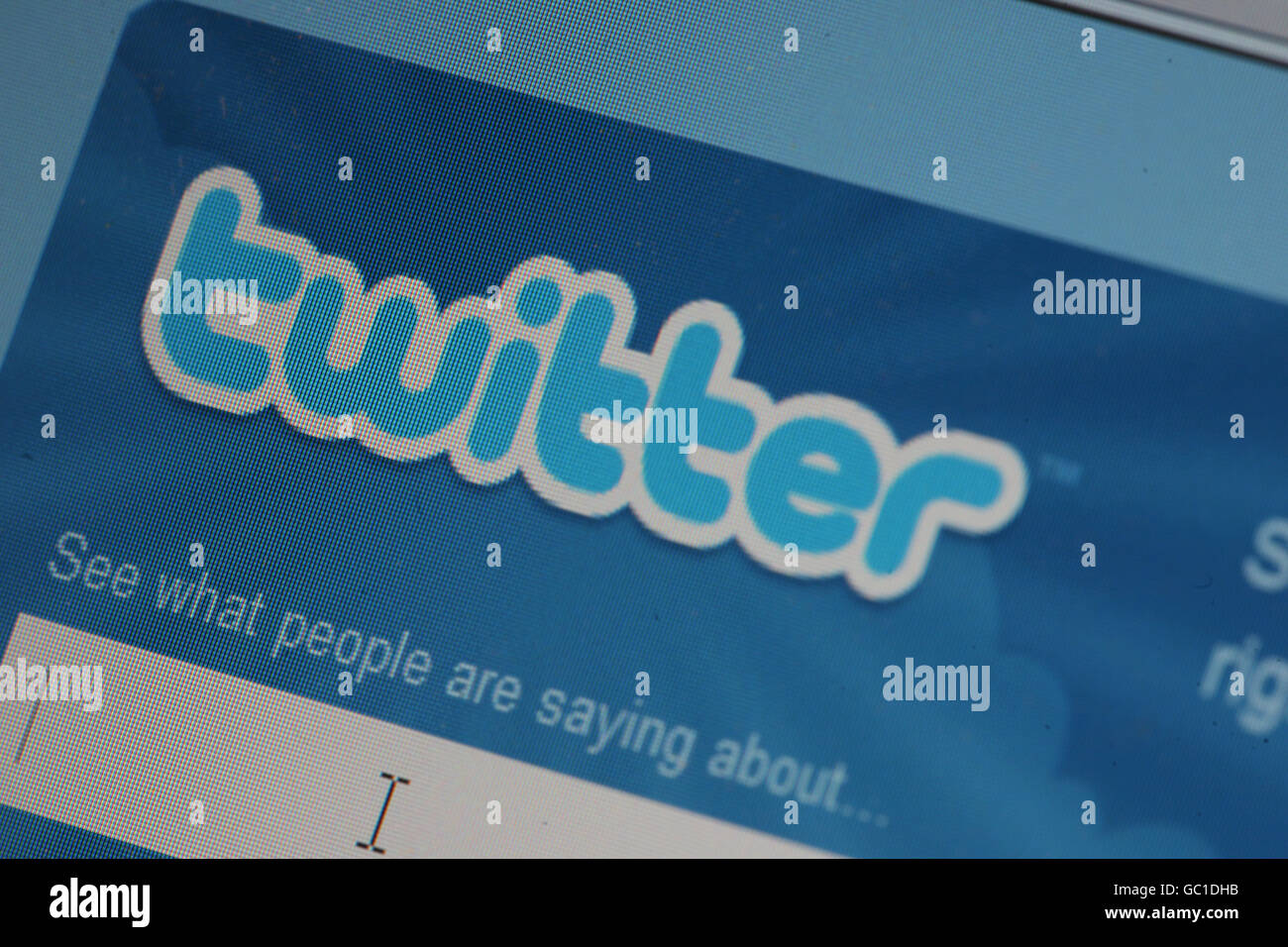 El icono de Twitter se muestra en un ordenador portátil. Foto de stock