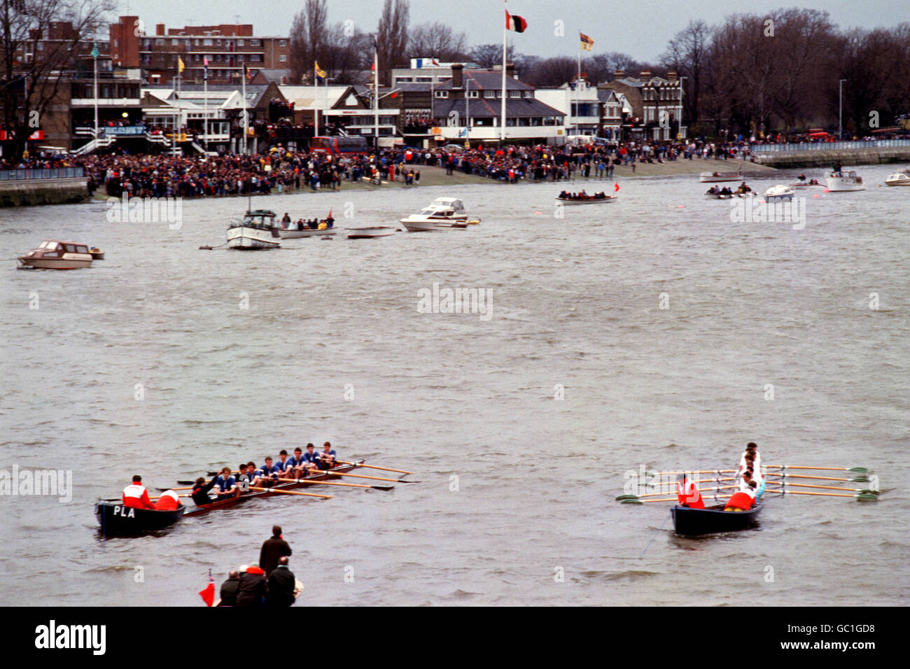 Remo - El 133º Boat Race - V de la Universidad de Oxford, Cambridge University Foto de stock