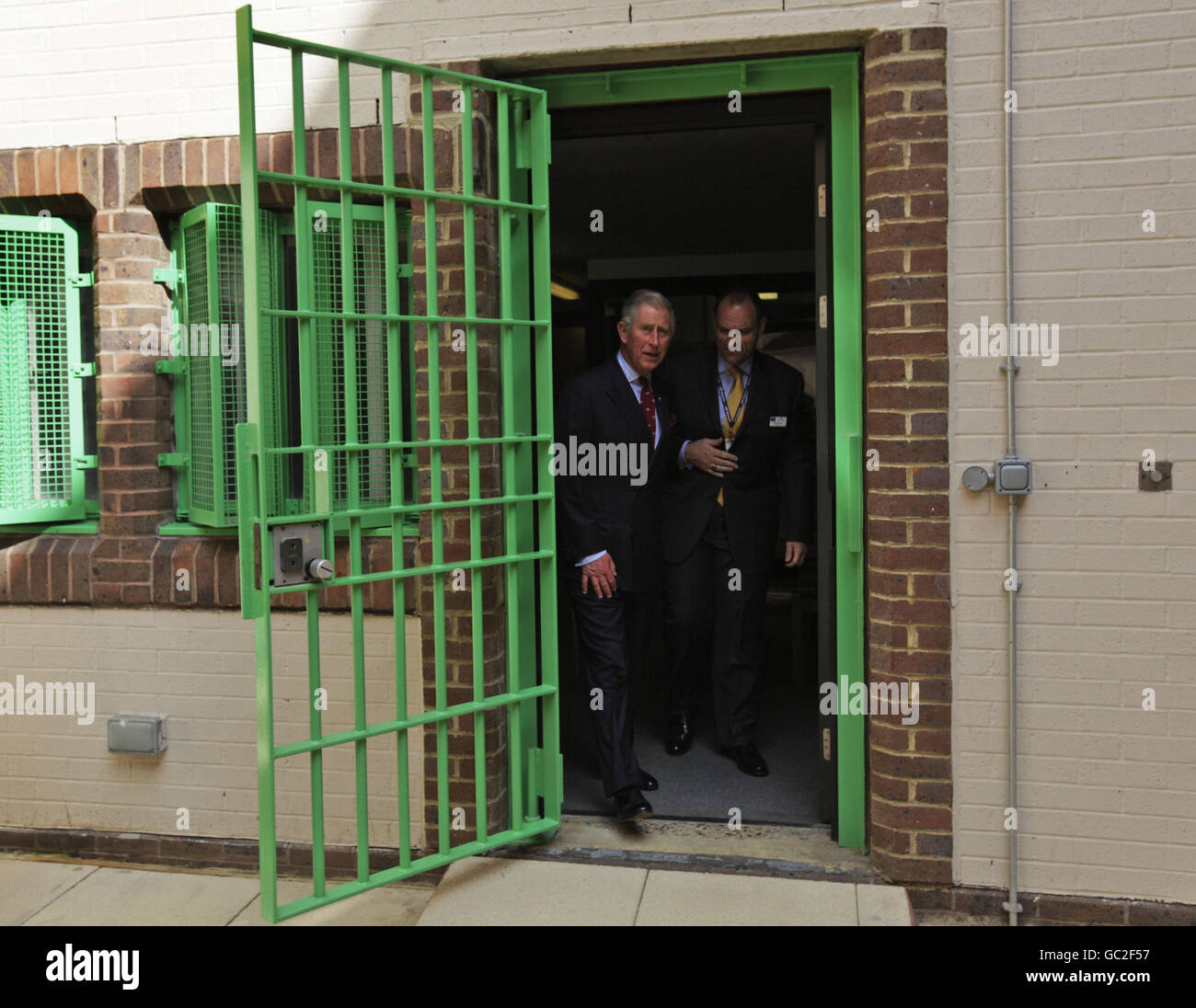 El Príncipe de Gales visita Belmarsh prisión Foto de stock