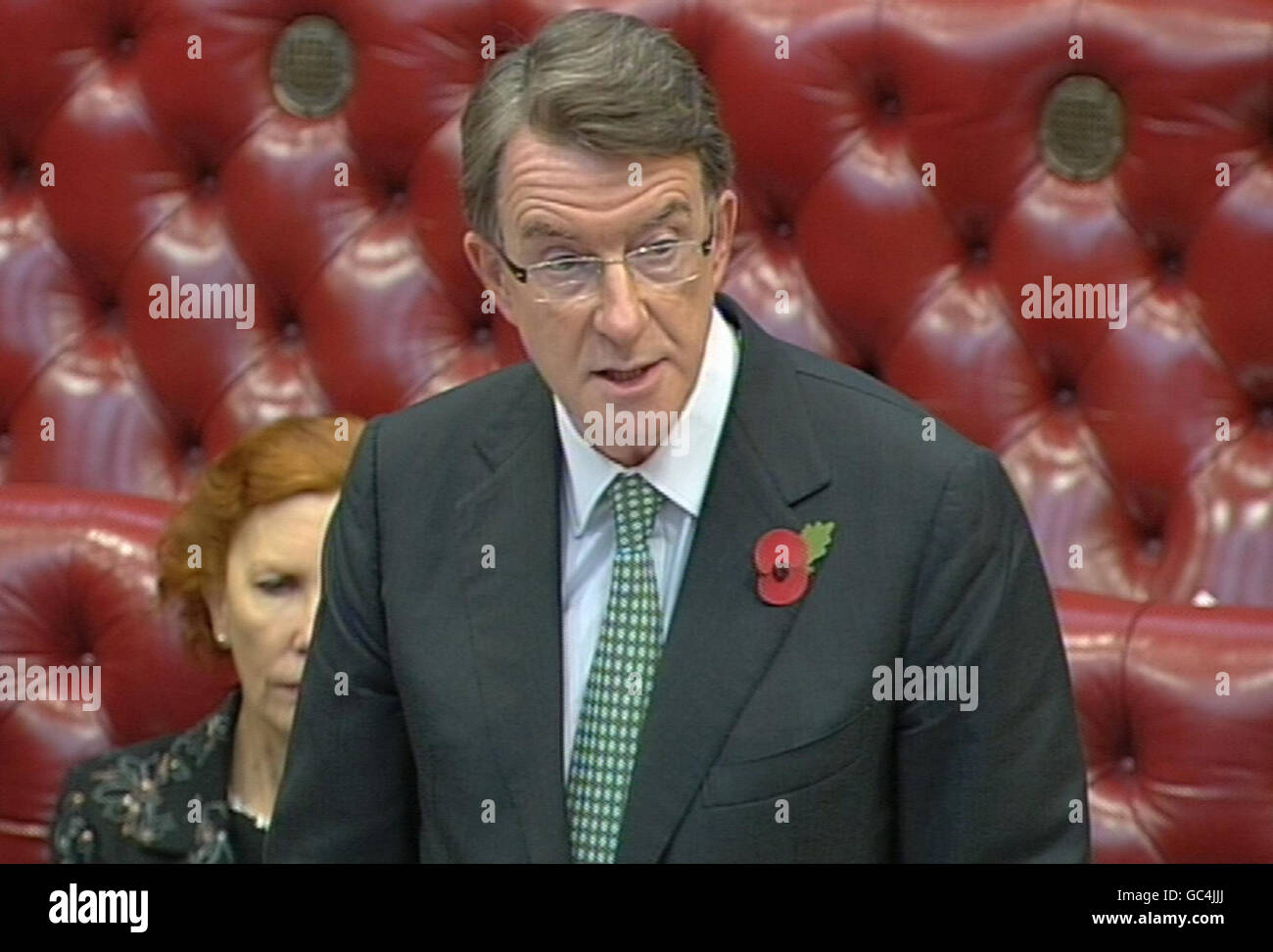 El Secretario de Asuntos comerciales Lord Mandelson hace una declaración a la Cámara de los Lores sobre la disputa postal. Foto de stock