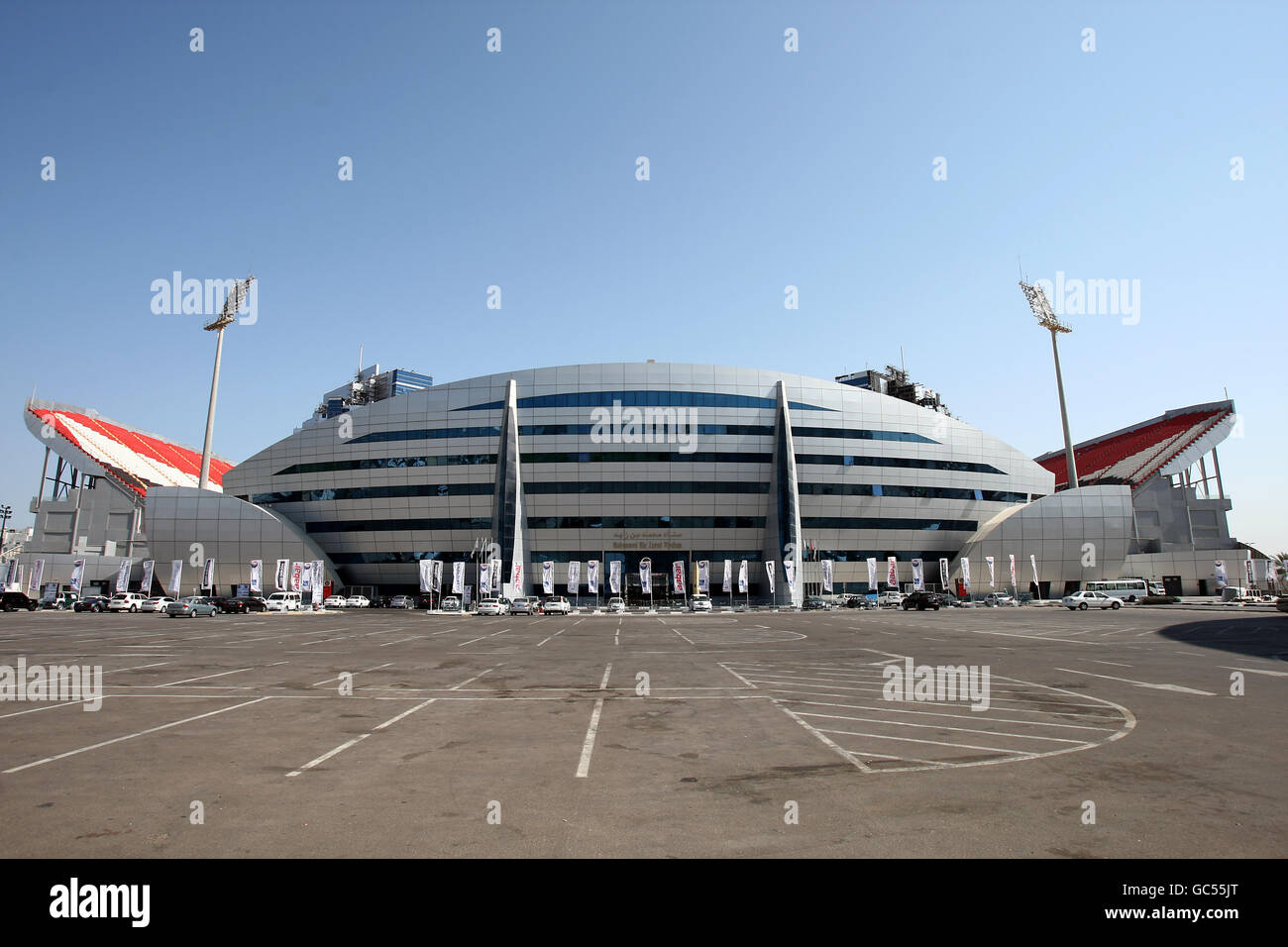 Estadio de Fútbol Mohammed Bin Zayed Stadium Abu Dhabi Fotografía de stock Alamy