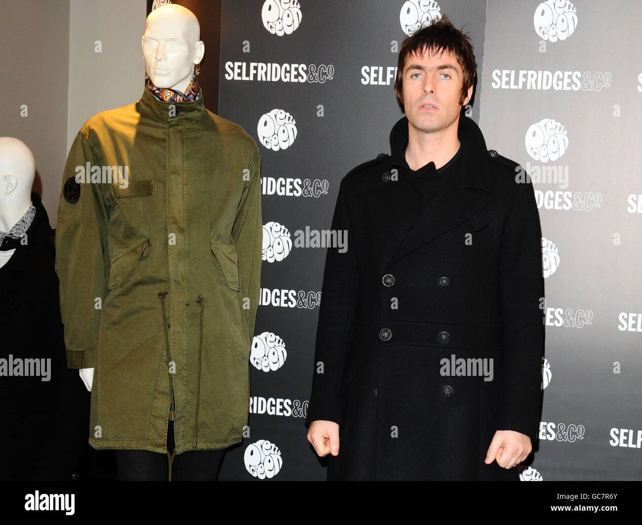 Liam Gallagher lanza una gama de prendas de vestir Fotografía de stock -  Alamy