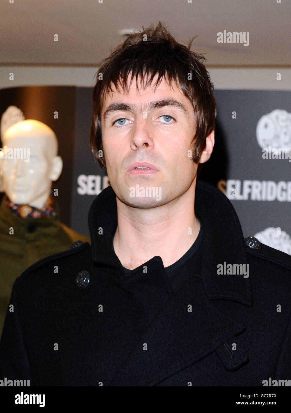 Liam Gallagher lanza su nueva gama de ropa: Pretty Green, en Selfridges en  Londres Fotografía de stock - Alamy