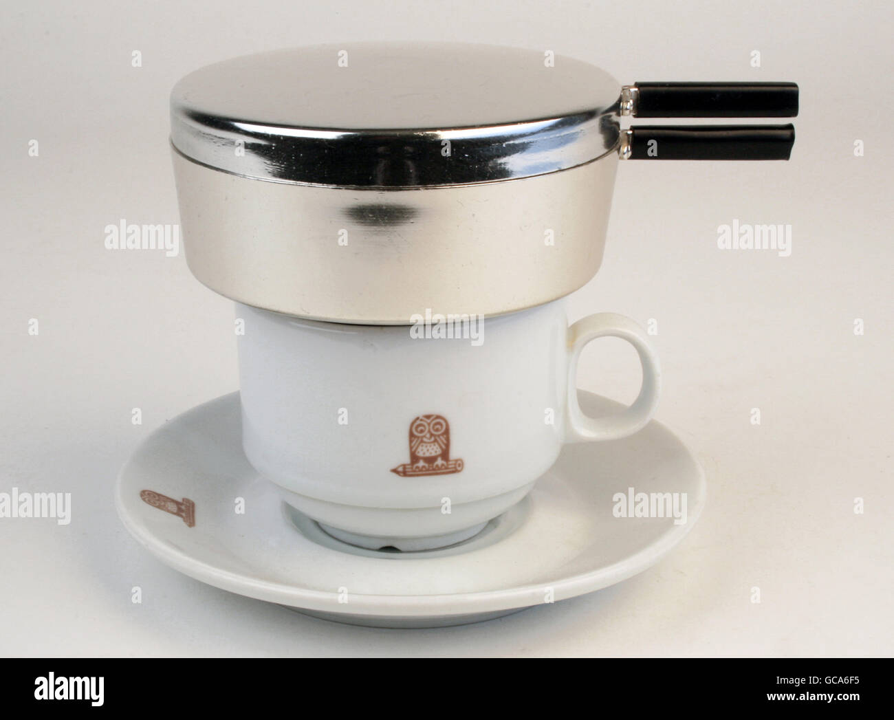 Hogar, cocina y cocina, filtro de café para tazas, aluminio, hecho por Fa.  Aurich KG, Karl-Marx-Stadt, GDR, 1960, Derechos adicionales-Clearences-no  disponible Fotografía de stock - Alamy