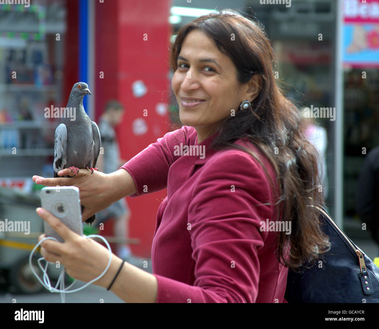 Literalmente Selfie Mira el pajarito, la fotografía de la calle Foto de stock