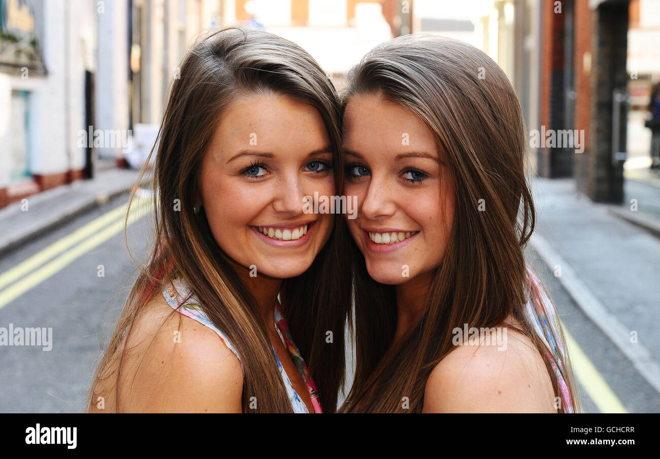 Britain's la mayoría de los gemelos idénticos Foto de stock