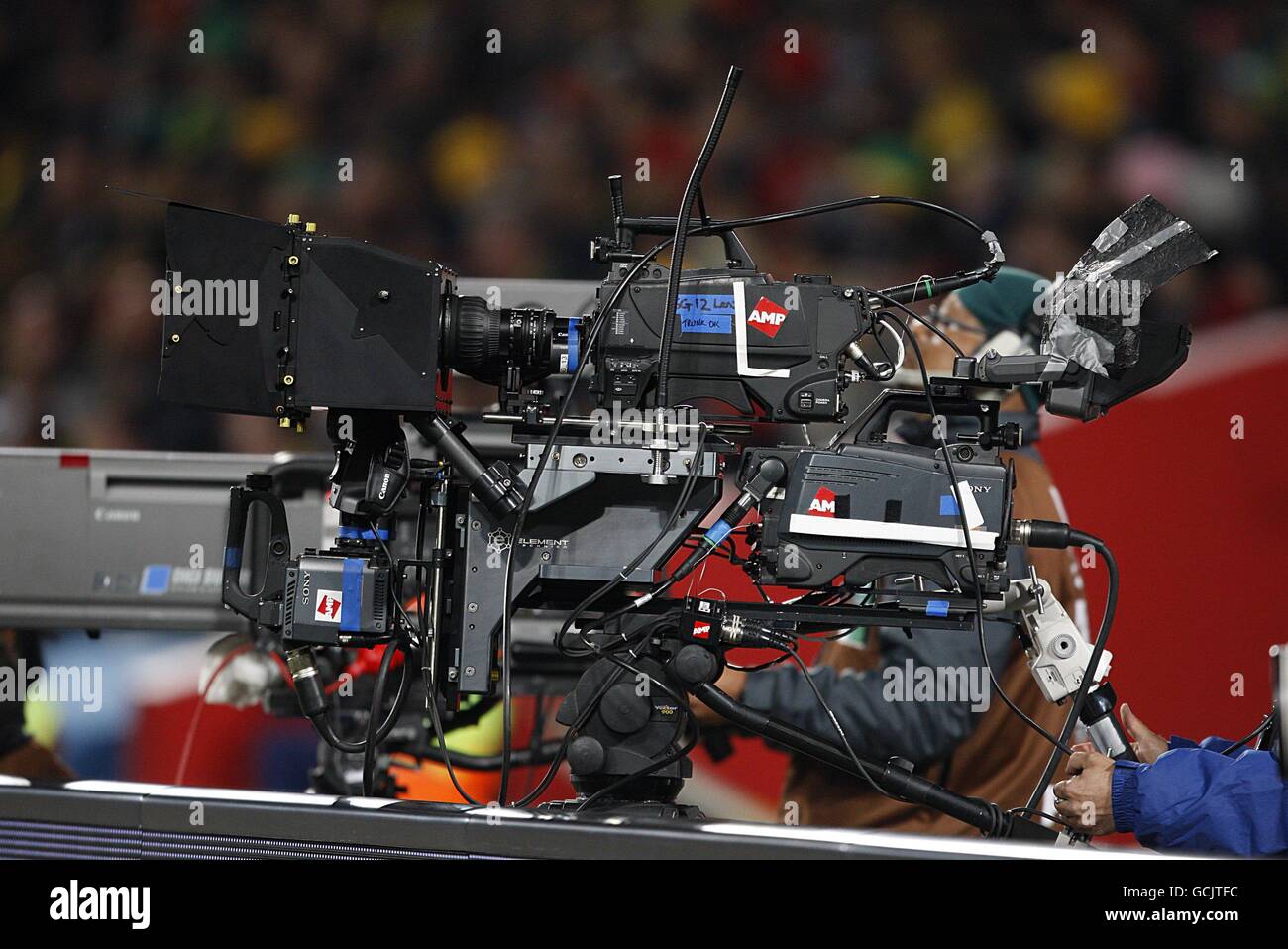 Television camera sport fotografías e imágenes de alta resolución - Alamy