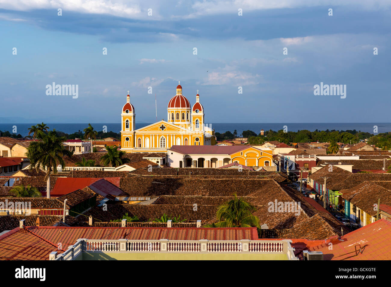 Vista de la ciudad de Granada, la ciudad colonial más antigua de Nicaragua. Foto de stock