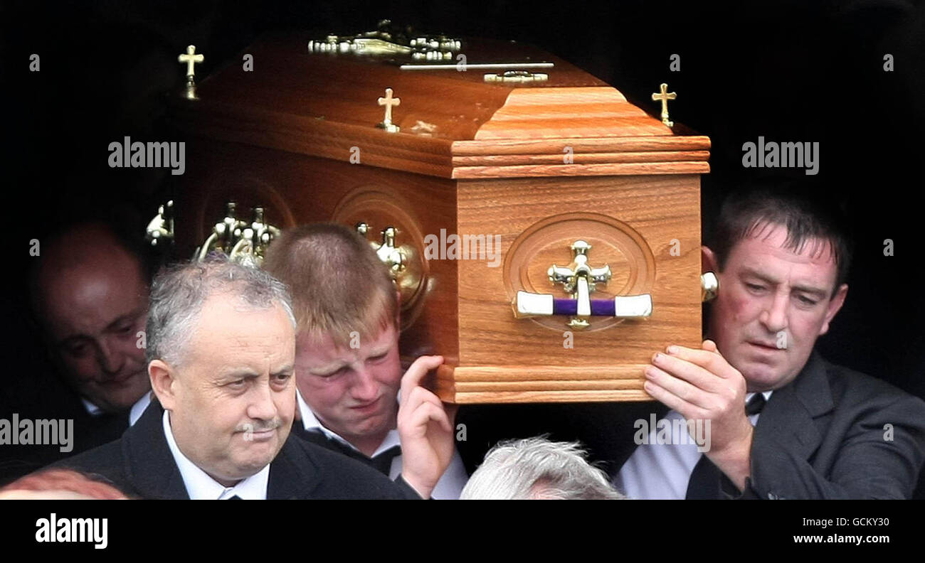 Donegal accidente automovilístico funerales Fotografía de stock Alamy