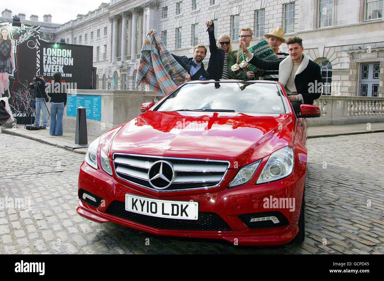 Diseã±adores De La Semana De La Moda De Londres Fotos e Imágenes de stock -  Página 9 - Alamy