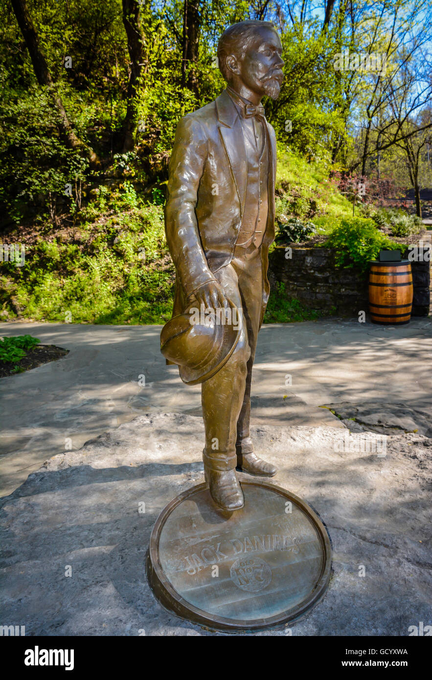 Un estatuto de bronce de Jack Daniel's, "Jack on the Rocks', fundador