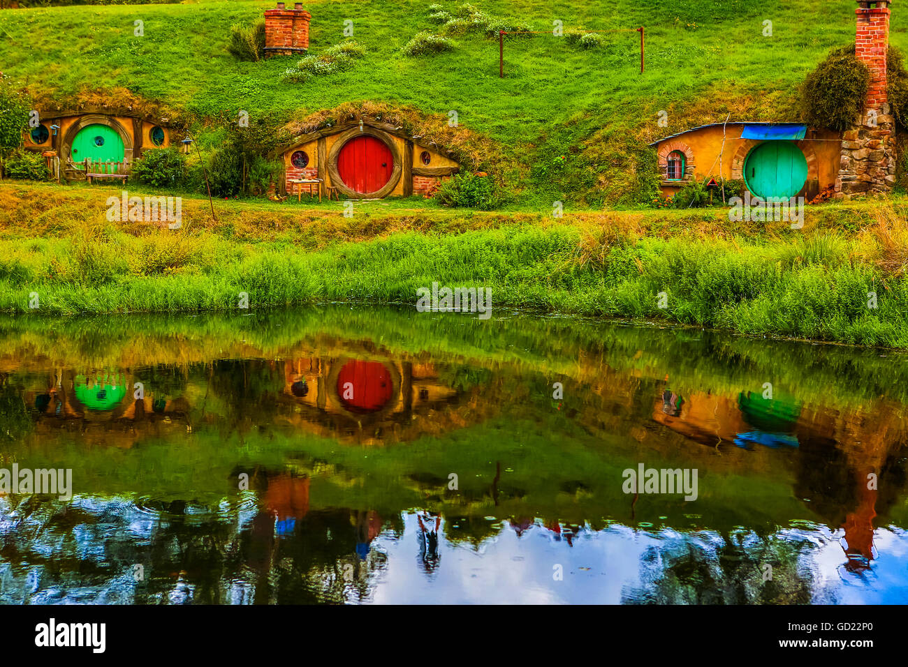 Casas Hobbit, Hobbiton, Isla del Norte, Nueva Zelanda, el Pacífico Foto de stock