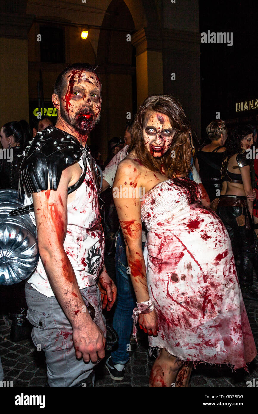 Mujer embarazada zombie Fotografía de stock - Alamy