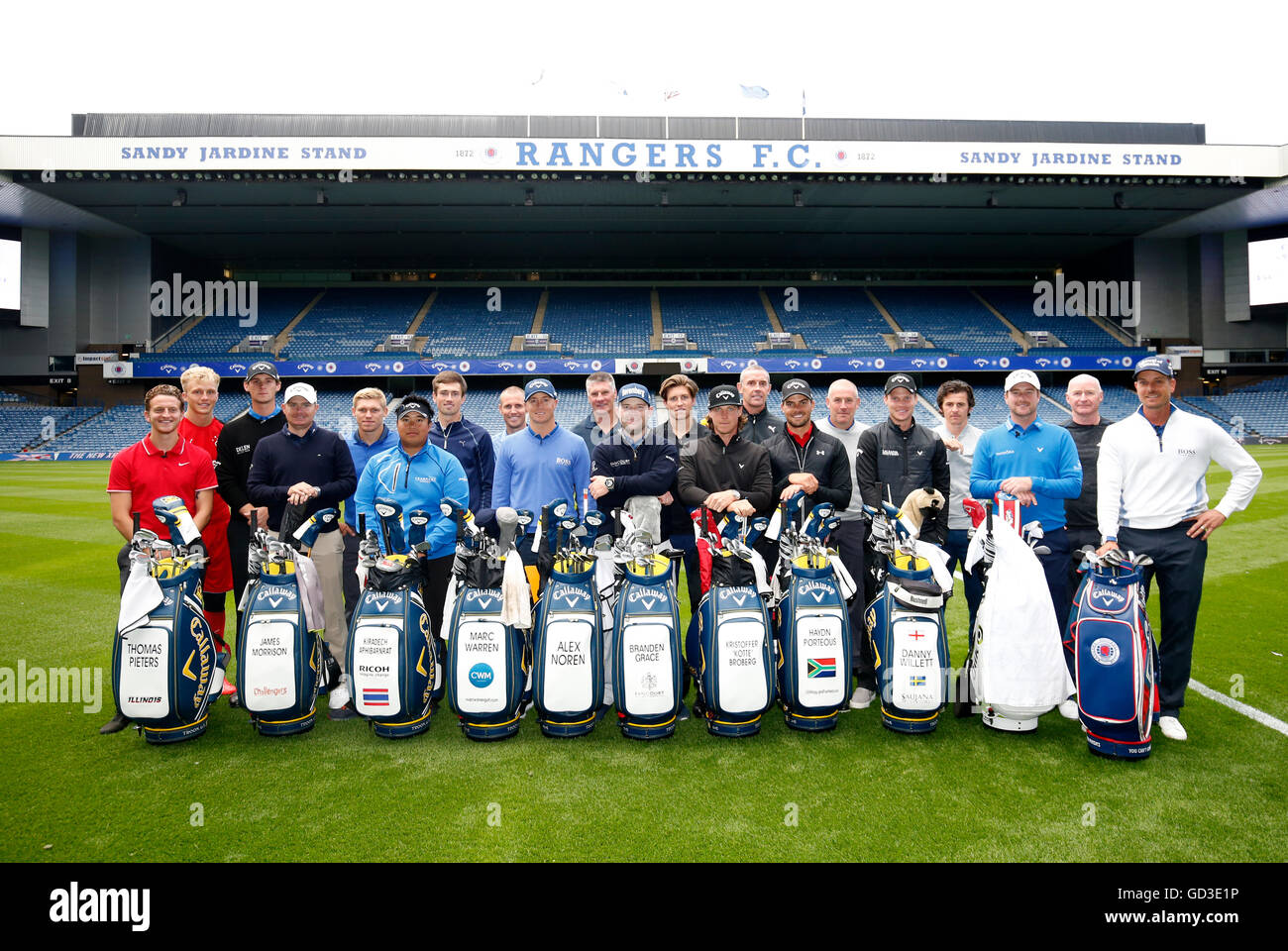 Imagen del equipo Callaway Golf y jugadores de Rangers en el Ibrox Stadium, Glasgow. Foto de stock