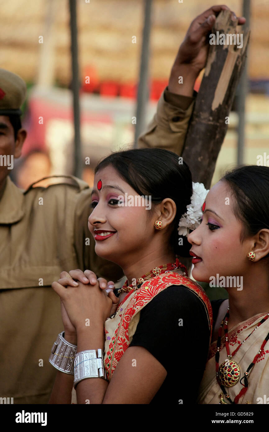 Bailarines de Bihu Foto de stock